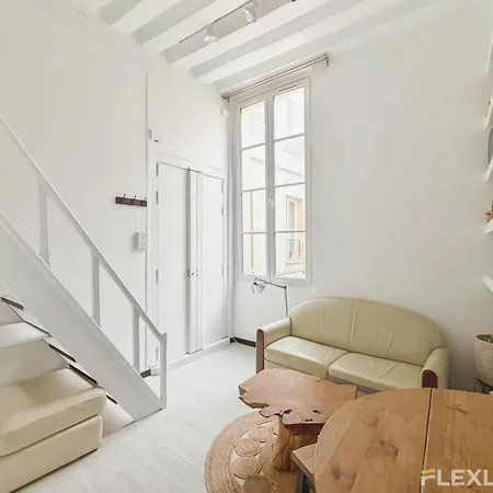 Apartment Charming In The 4th District Of Paris