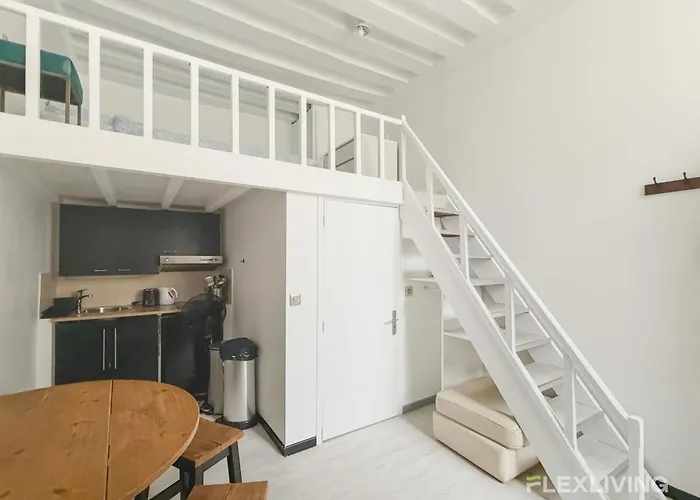 Charming In The 4th District Of Apartment *