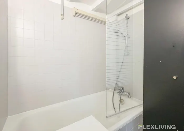 Charming In The 4th District Of Apartment